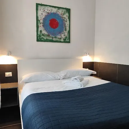 Ideal Walk 3* Naples